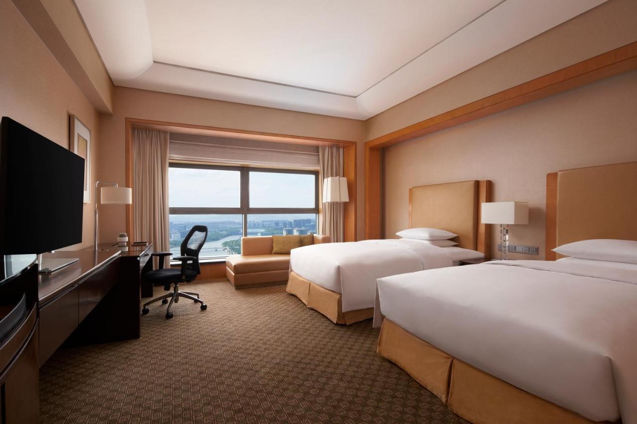 Ningbo Marriott Hotel Bagian luar foto